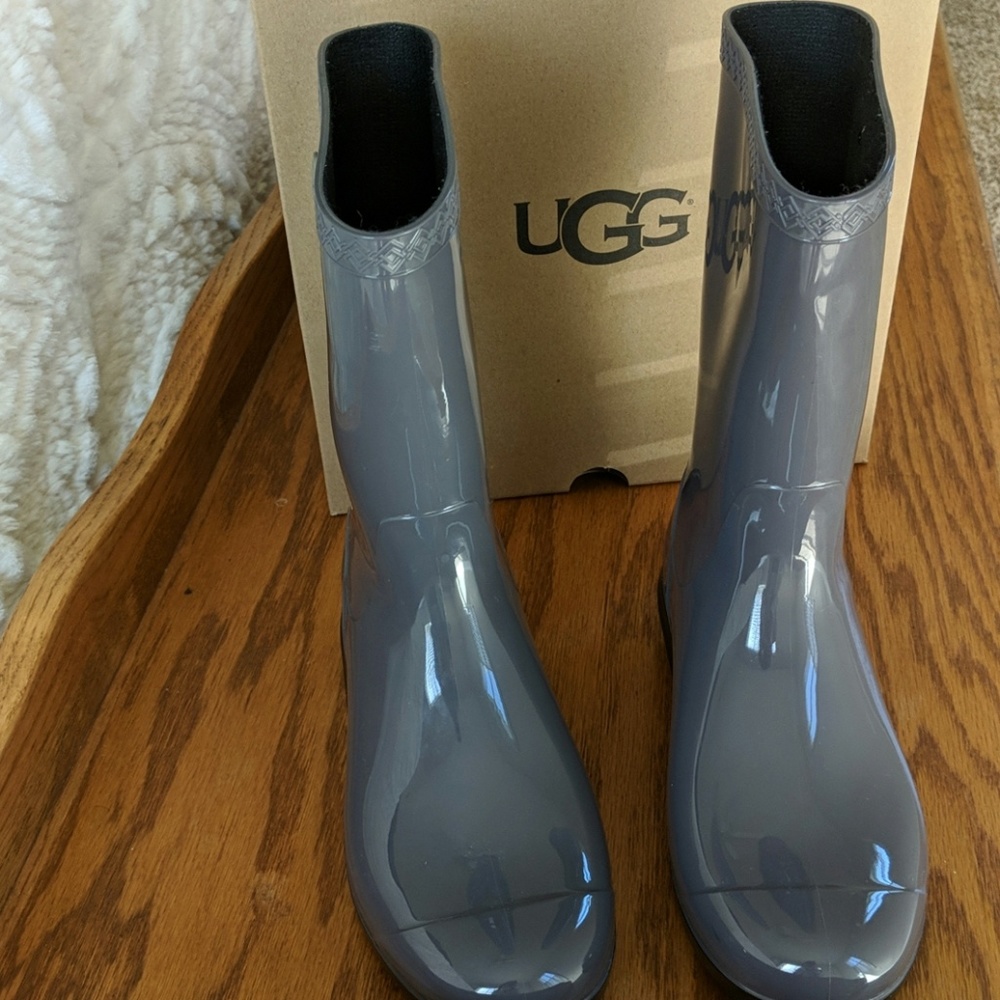 UGG Sienna Short Rain Boots sz 7